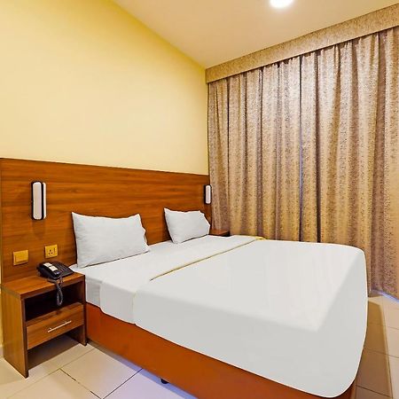 Oyo 925 Emirates Hotel Дубай Екстер'єр фото