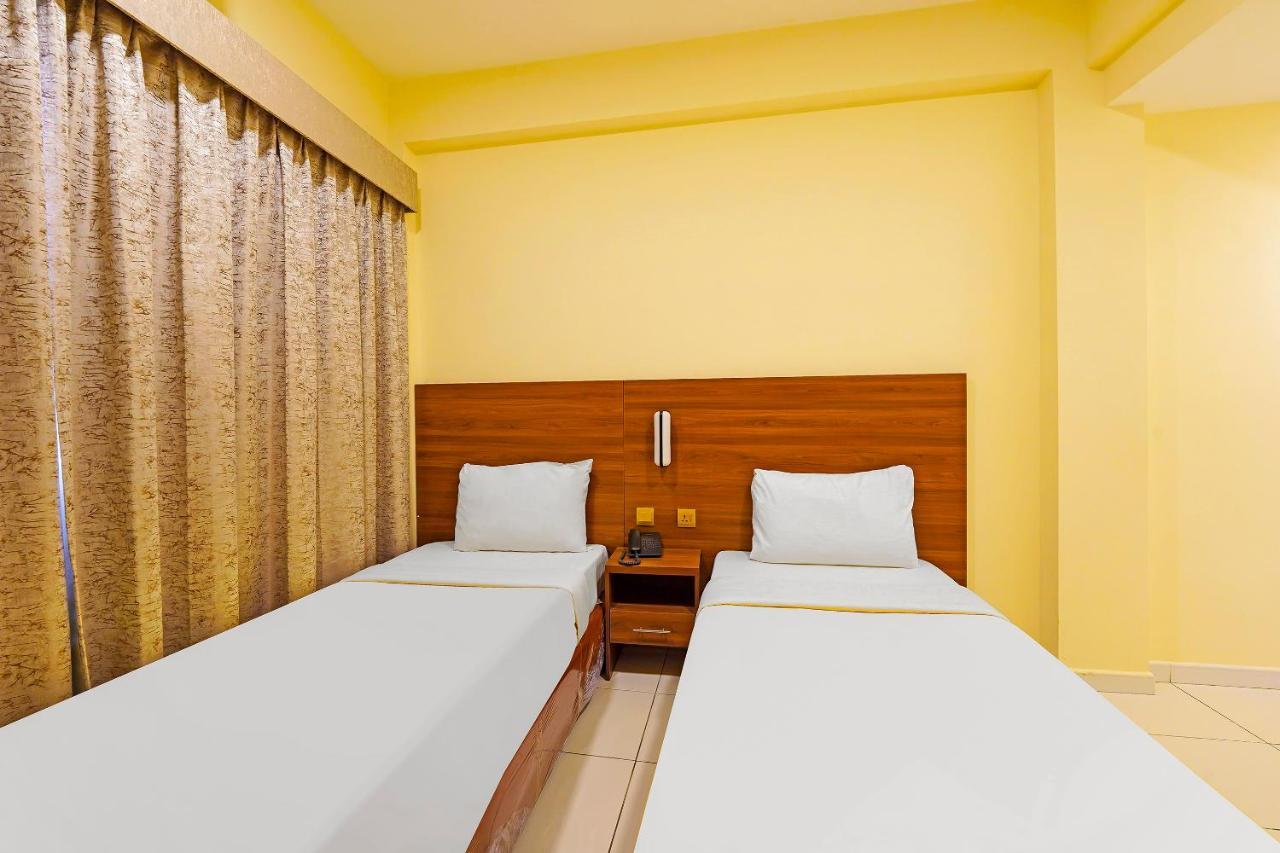 Oyo 925 Emirates Hotel Дубай Екстер'єр фото
