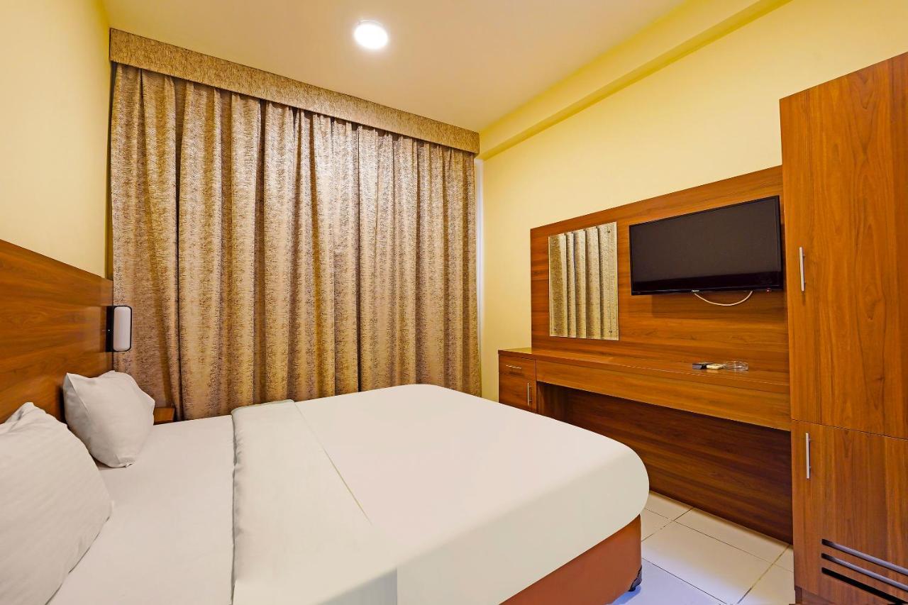 Oyo 925 Emirates Hotel Дубай Екстер'єр фото