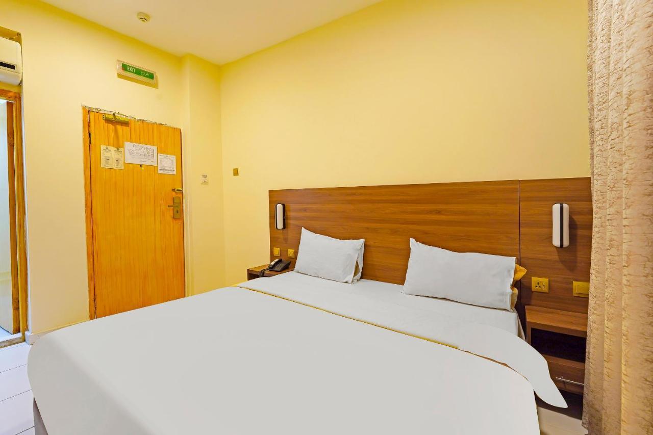 Oyo 925 Emirates Hotel Дубай Екстер'єр фото